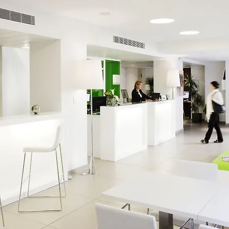 Ibis Styles Centre Menton