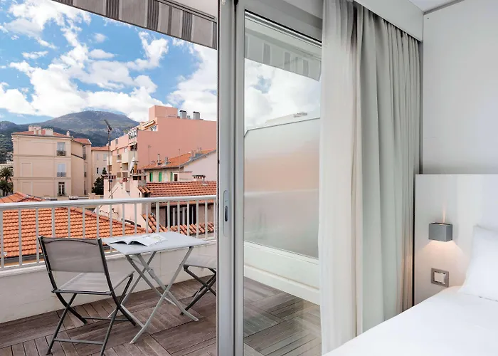 Ibis Styles Centre 3*