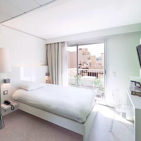 Ibis Styles Centre 3*