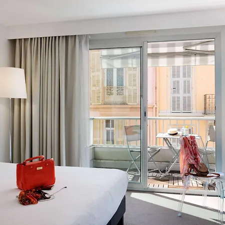 Ibis Styles Centre 3*