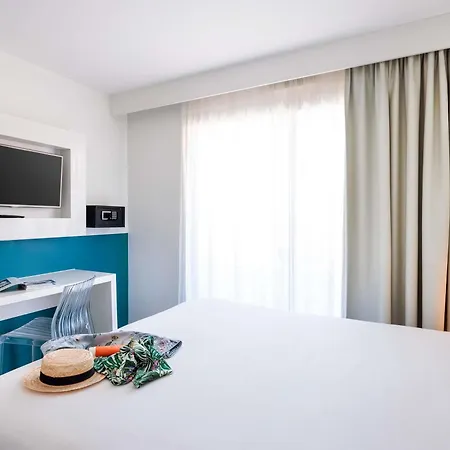 Ibis Styles Centre 3*