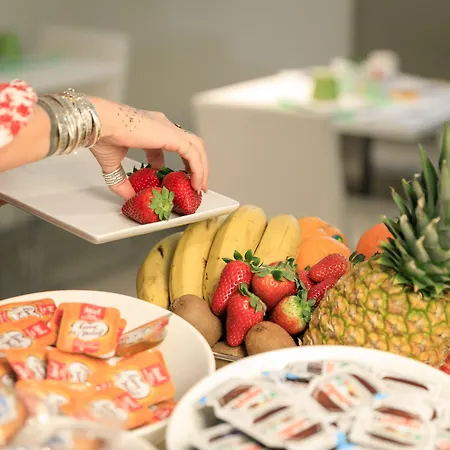 Ibis Styles Centre Hotel Mentona