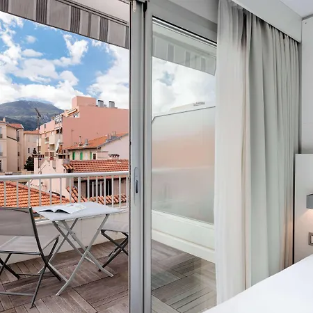 Ibis Styles Centre 3*