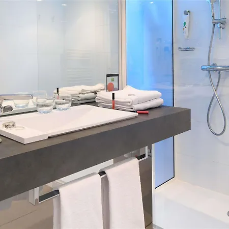 Ibis Styles Centre 호텔 3*