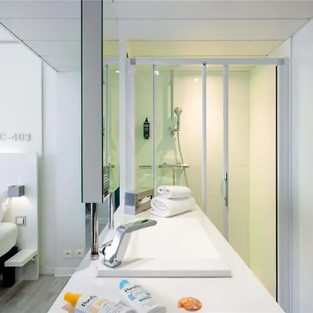 Ibis Styles Centre 3* マントン