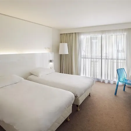 Ibis Styles Centre 3* マントン