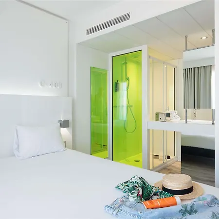 ホテル Ibis Styles Centre マントン