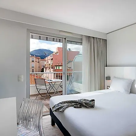 Ibis Styles Centre Hotel 3*