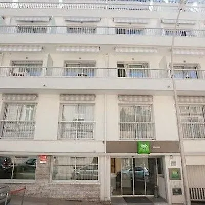 Ibis Styles Centre Mentone