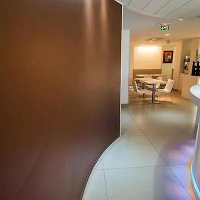 Ibis Styles Centre Mentone