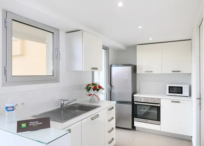 Ibis Styles Centre Hotel Mentone