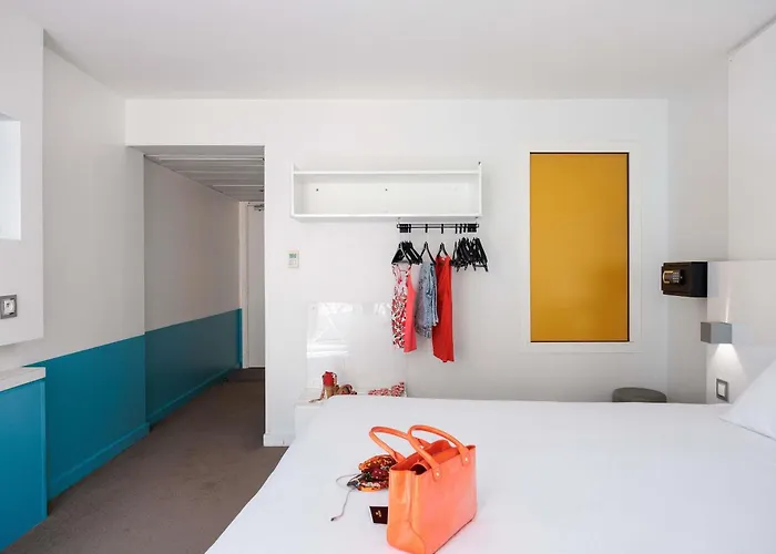 Ibis Styles Centre Hotel Mentone