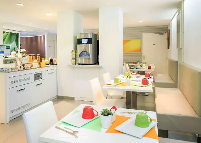 Ibis Styles Centre فندق 3*